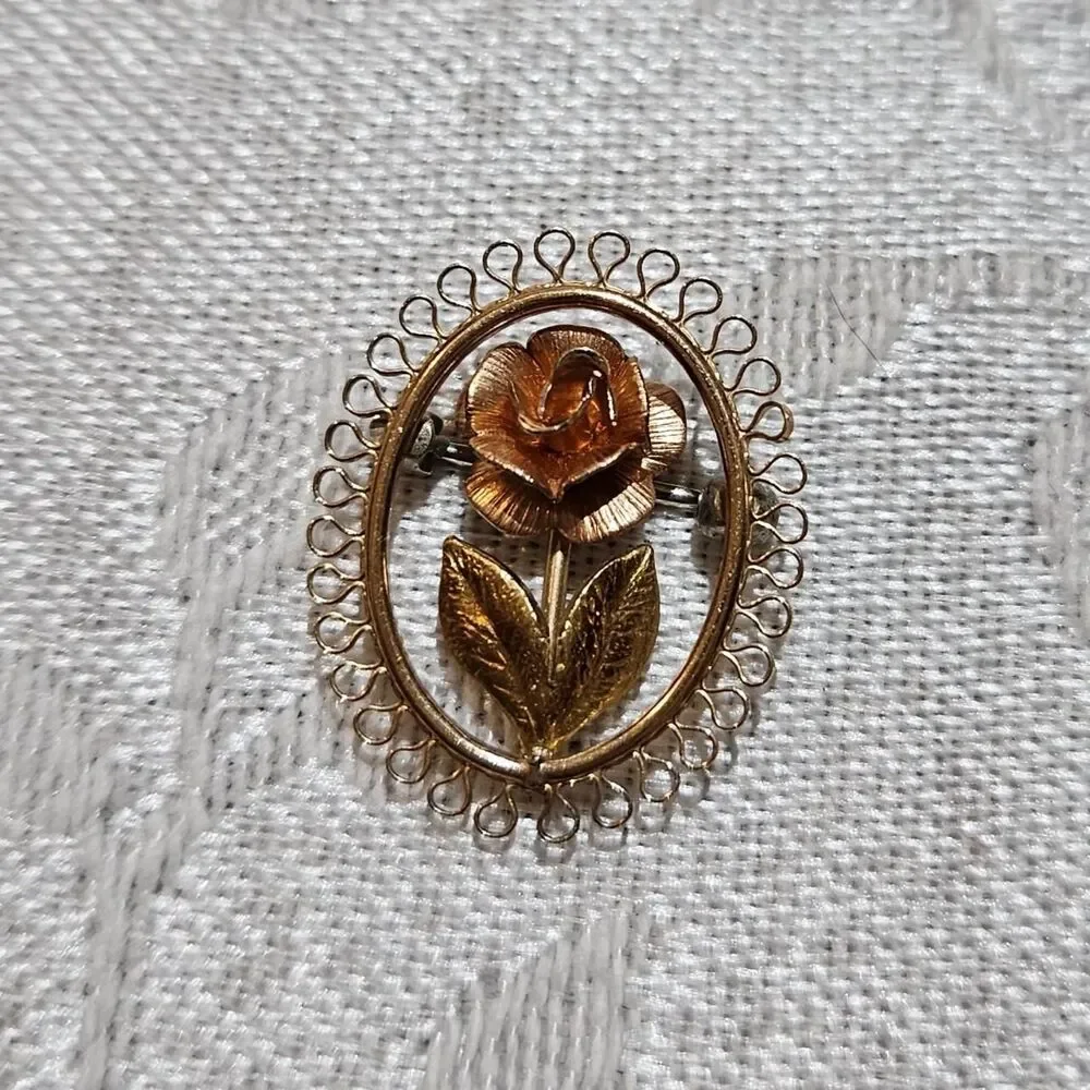 vintage cottagecore coquette gold tone rose oval filigree pin brooch